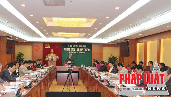 Ông Trần Quốc Vượng chủ tri kỳ họp thứ 11