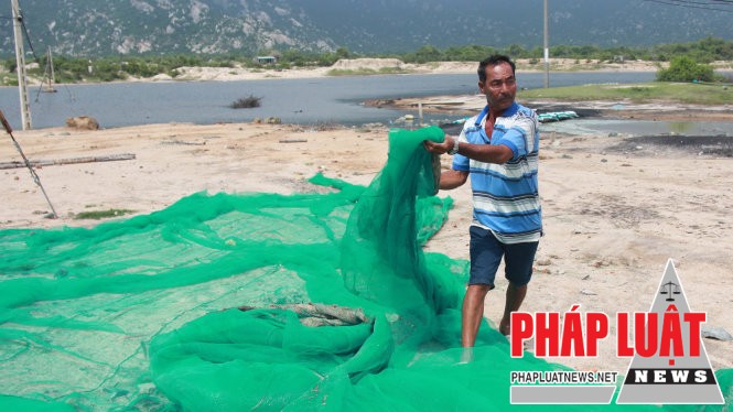 Một người dân ở Khu công nghiệp Dốc Hầm (xã Phước Diêm, huyện Thuận Nam, Ninh Thuận), khu vực dự kiến đặt nhà máy thép, mong muốn cuộc sống ổn định trở lại vì quy hoạch đã kéo dài - Ảnh: Trung Tân