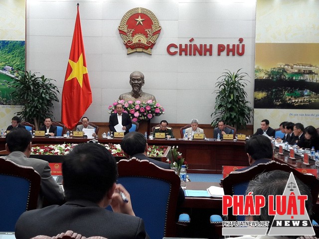 Chiều 7/3, Phó Thủ tướng Trương Hoà Bình chủ trì cuộc họp bàn về tình hình khai thác cát trái phép đang làm nóng dư luận hiện nay.