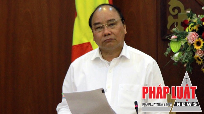 Thủ tướng Nguyễn Xuân Phúc trong cuộc làm việc với UBND tỉnh Khánh Hòa chiều 28-2 - Ảnh: TR.TÂN
