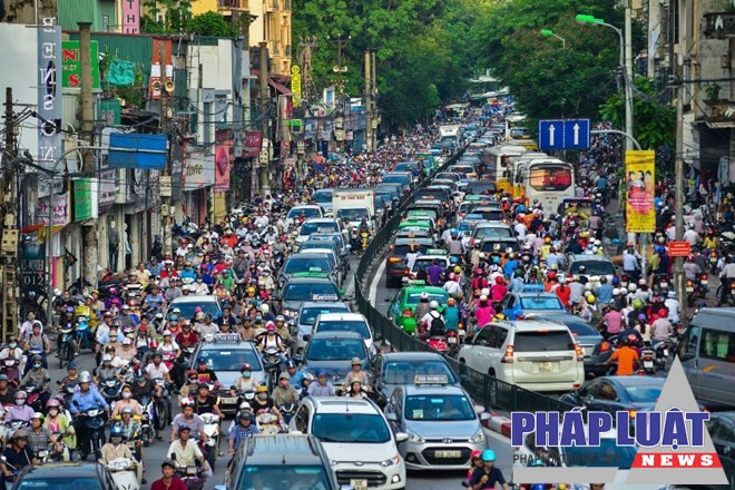 Ùn tắc giao thông là chuyện cơm bữa ở các đô thị lớn của Việt Nam. (Ảnh: PV/Vietnam+)