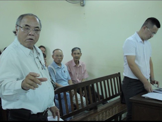 Ông Nguyễn Văn Quyện, người bán nhà với giá 58 tỉ đồng và là nguyên đơn trong vụ kiện yêu cầu hủy hợp đồng chuyển nhượng căn nhà này tại phiên tòa phúc thẩm.