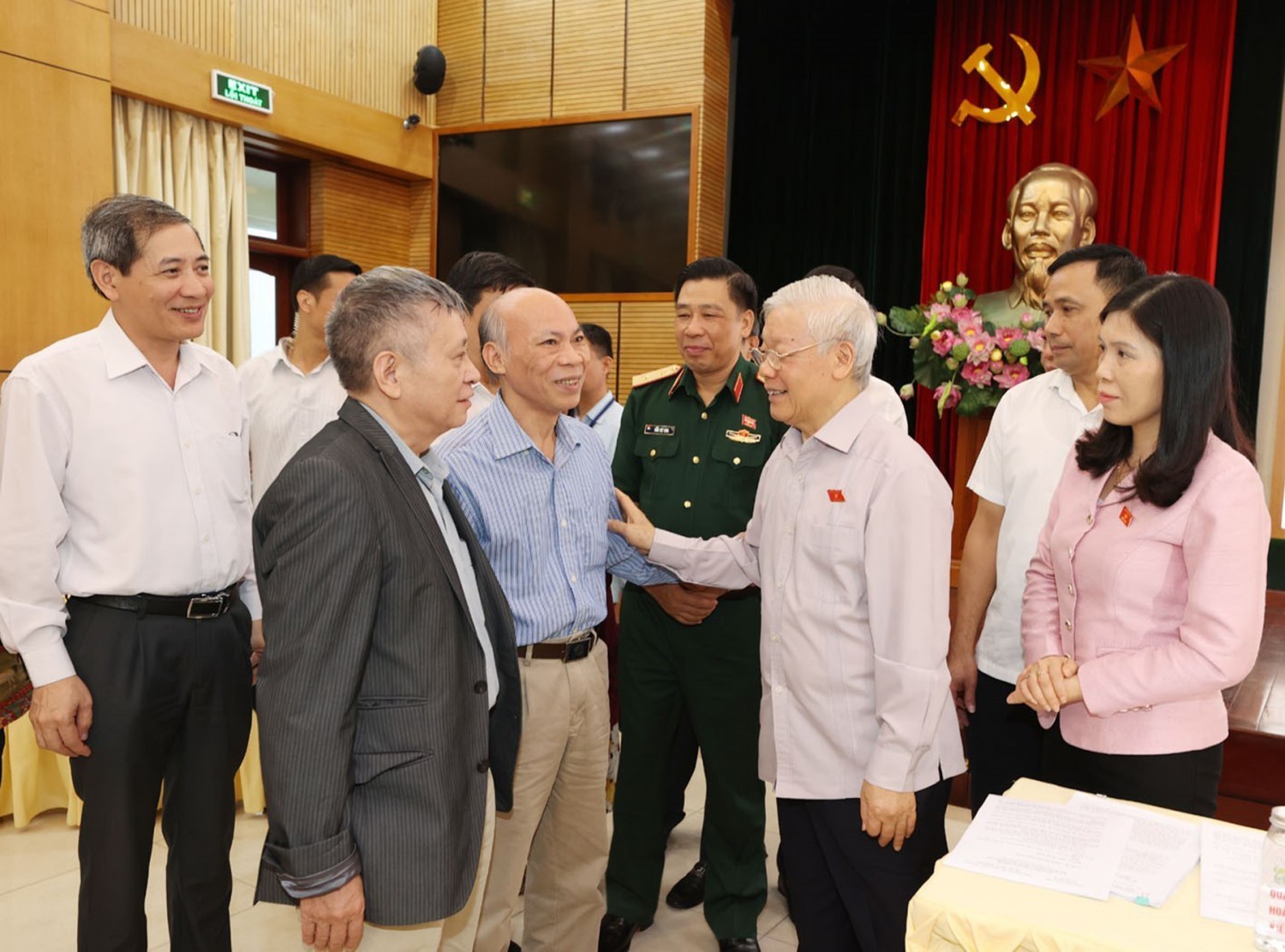 Tổng Bí thư cũng thông tin, Trung ương đã biểu quyết thông qua thành lập Ban Chỉ đạo về phòng chống tham nhũng, tiêu cực ở cấp tỉnh, sắp tới sẽ có hướng dẫn và quy chế làm việc, nhất là việc chọn nhân sự.